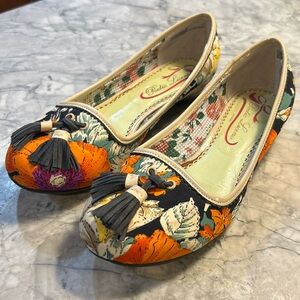 POETIC LICENSE London for Anthropologie 3/4” heel.  EU sz 39 (US 7.5-8)